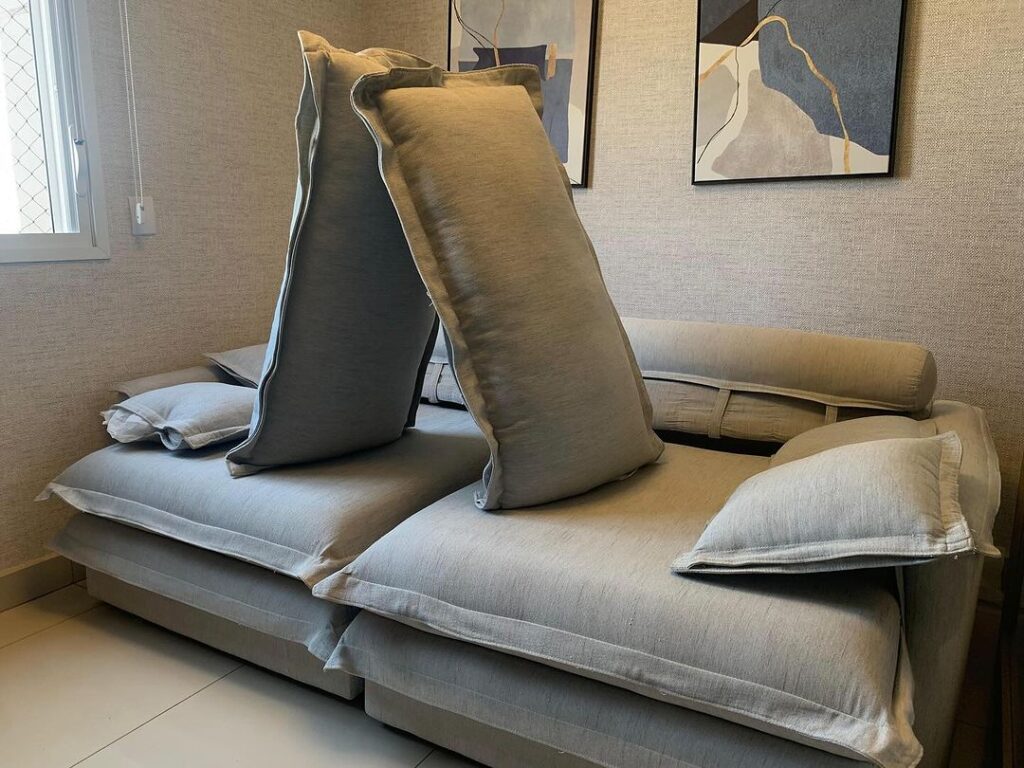 Um-sofa-limpo-e-higienizado-.jpg